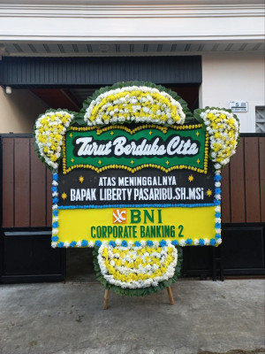 Papan Bunga Duka di Garuda